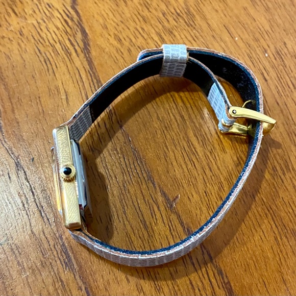 Seiko Gold and White Women's Watch - Picture 5 of 8